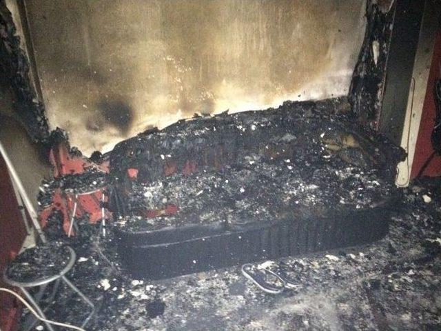 Bandırma&rsquo;da Yangın: 1 &Ouml;l&uuml;, 2 Yaralı 2