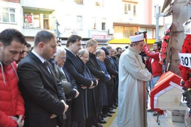 Reina'daki Saldırıda Ölen Seymen'in Cenazesi Babaevinde (2)