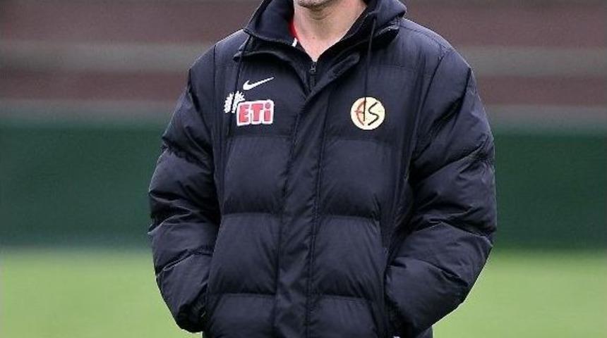 Alpay &Ouml;zalan: &ldquo;hakemlerden Dertliyiz&rdquo;