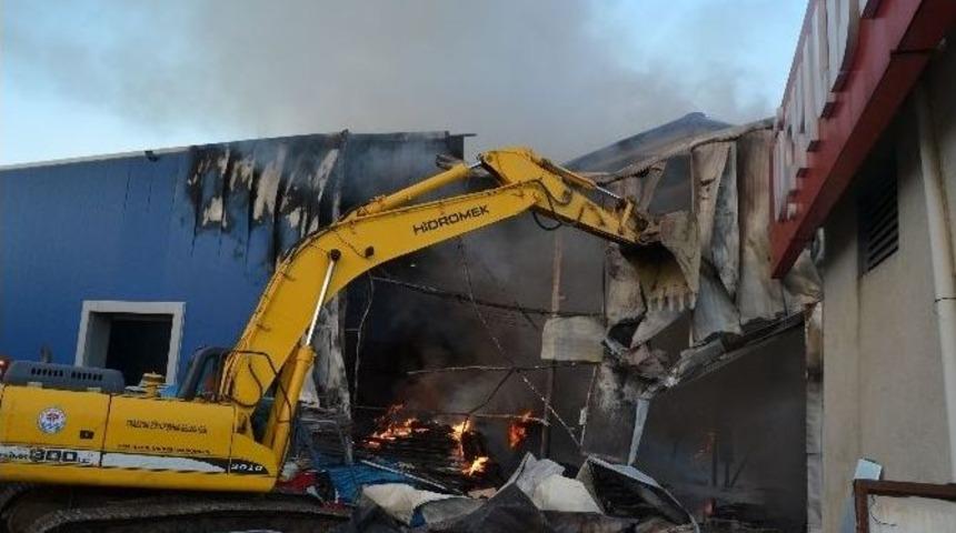 Arsin Organize Sanayi B&ouml;lgesi&rsquo;ndeki Yangın Kontrol Altına Alındı