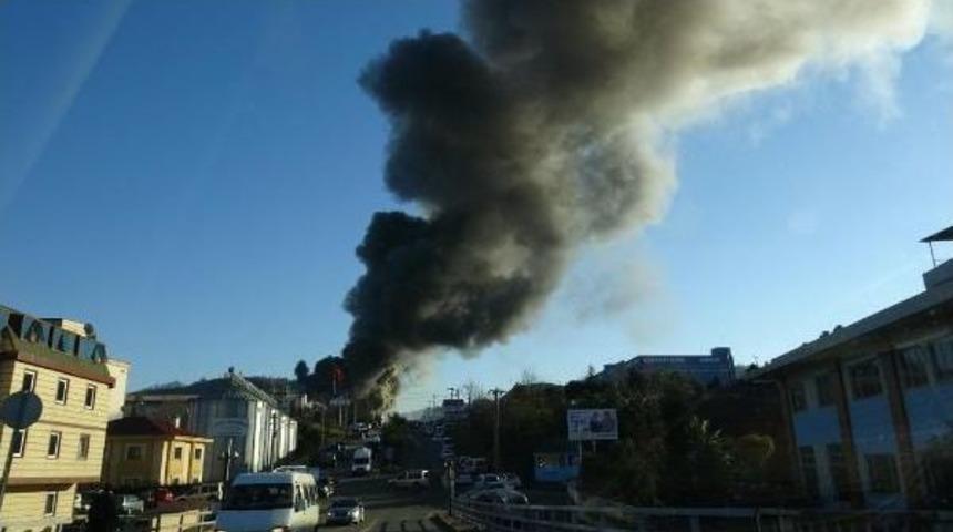 Mobilya Fabrikasından Yangın