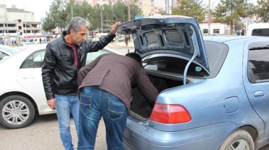 Ş&uuml;pheli Otomobil Polis Ekiplerini Harekete Ge&ccedil;irdi