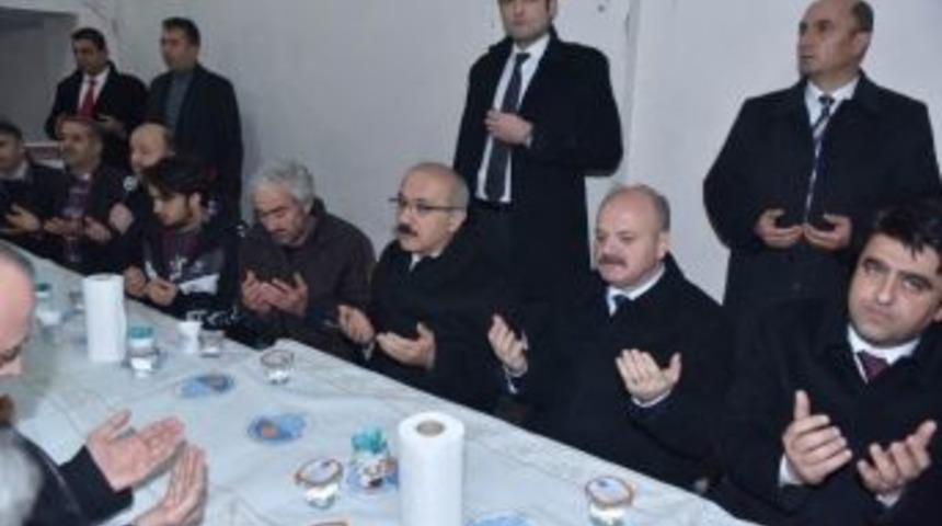 Bakan Elvan, Selde Hayatını Kaybeden Soner Yılmaz&rsquo;ın Ailesini Ziyaret Etti