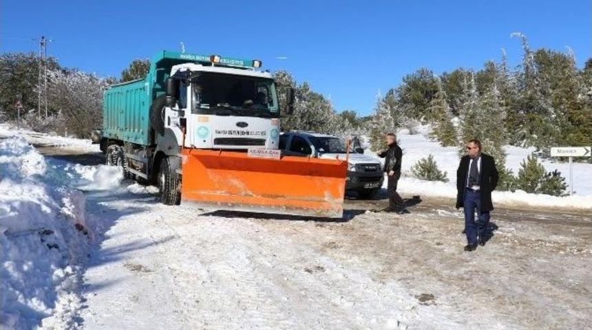 Hasta Vatandaş Karla Kaplı Yollardan Evine Kavuşturuldu