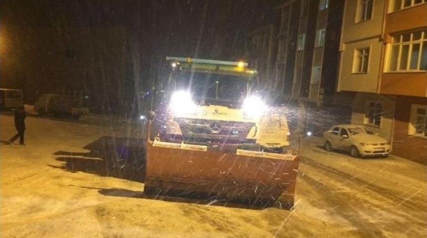 S&uuml;leymanpaşa Belediyesi Ekiplerinden 72 Saat Kar Mesaisi