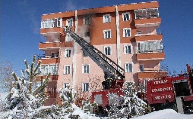 Yozgat’ta Bir Binada Çıkan Yangın Paniğe Neden Oldu