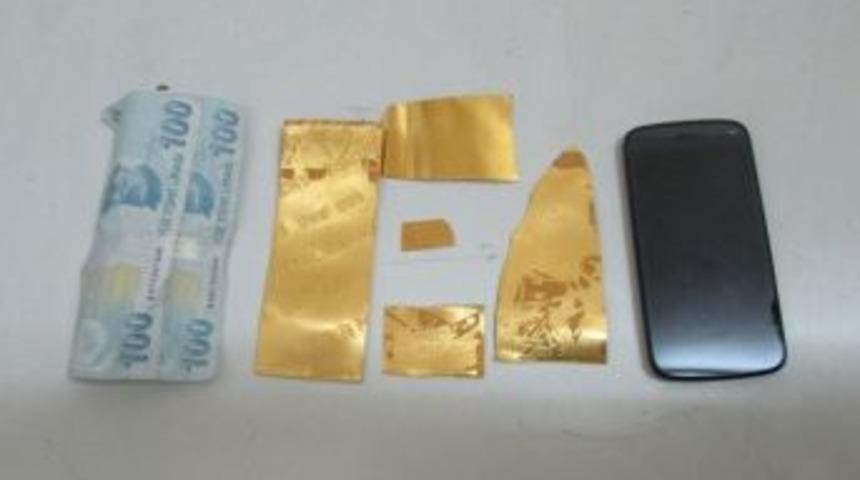 Kendini Polis Ve Savcı Diye Tanıtan Dolandırıcı Yakayı Ele Verdi