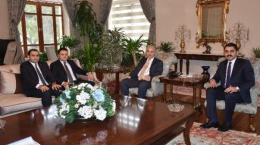 Vali G&uuml;ven&ccedil;er Misafirlerini Ağırladı