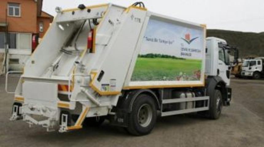 &Ccedil;&ouml;p Kamyonun Altında Kalan Kadın &Ouml;ld&uuml;