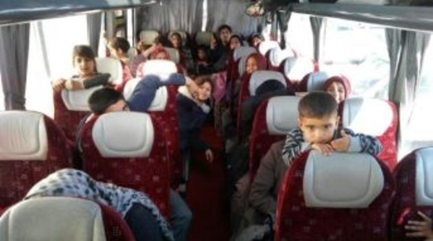 Suriyeliler Kamplara Taşındı