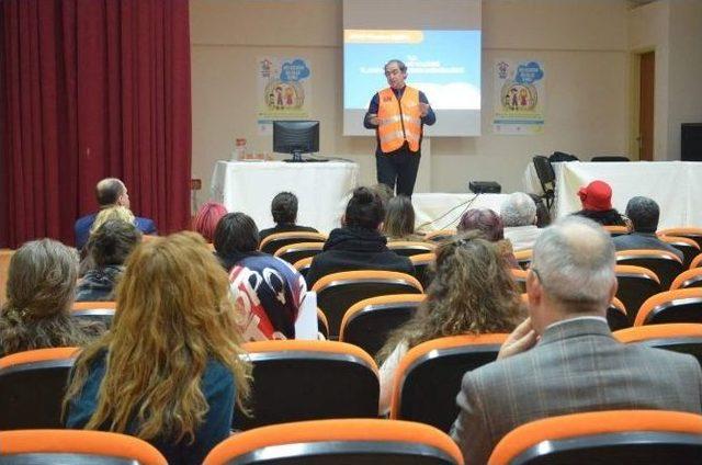 Kreş Ve Bakımevleri İçin Afet Bilinci Konferansı