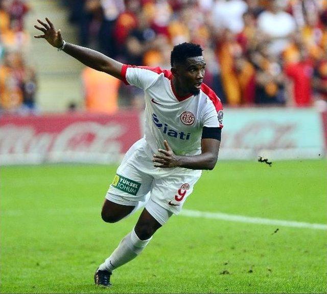 Antalyaspor’da İstikrarın Adı Celustka