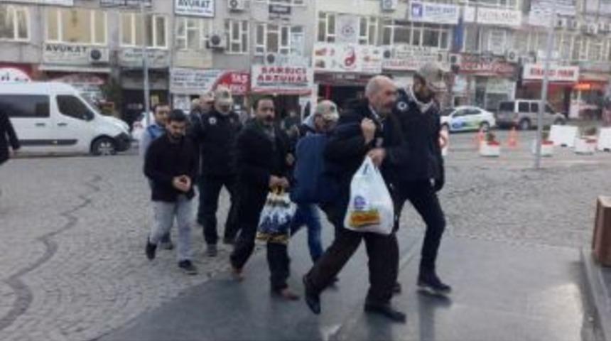 Bursa'da G&ouml;zaltına Alınan 4 Hdp'li Adliyeye Sevk Edildi