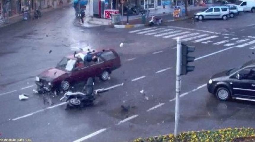Adıyaman'da, Kazalar Mobese Kameralarına Yansıdı