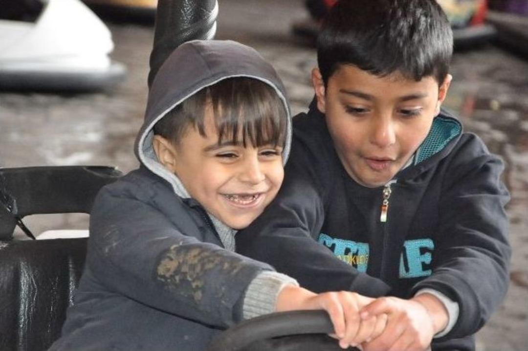 (&ouml;zel Haber) Savaştan Ka&ccedil;arak T&uuml;rkiye&rsquo;ye Gelen Suriyeli &Ccedil;ocuklar Hayvanat Bah&ccedil;esini Gezdi