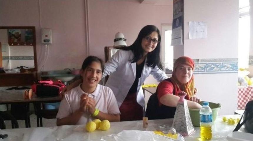 S&ouml;ğ&uuml;tl&uuml; Kadınların İkinci Adresi Halk Eğitim Merkezi Oldu