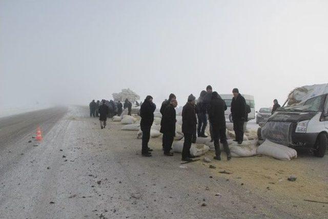 Çaldıran’da Maddi Hasarlı Trafik Kazası