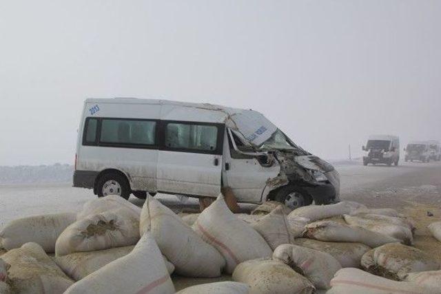 Çaldıran’da Maddi Hasarlı Trafik Kazası