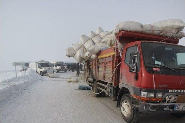 Çaldıran’da Maddi Hasarlı Trafik Kazası