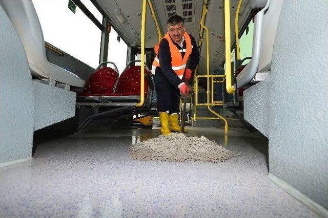 Ego Otob&uuml;slerinde Dezenfekte Seferberliği 1