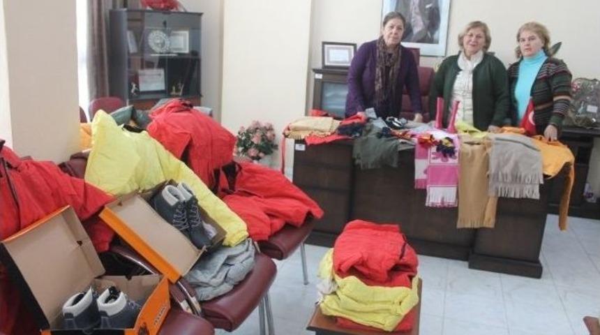 Kadınlar Derneğinden Kıyafet Yardımı