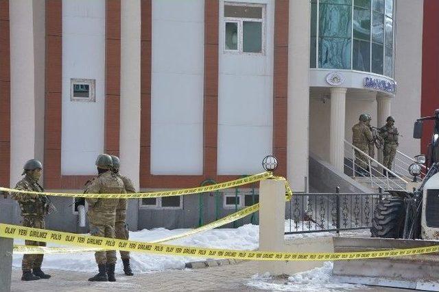 &Ccedil;atak Belediye Başkanı Bartu G&ouml;zaltına Alındı 1