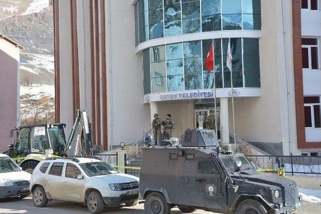 &Ccedil;atak Belediye Başkanı Bartu G&ouml;zaltına Alındı 2