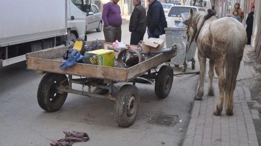 Acılar İ&ccedil;inde Ambulans Bekledi