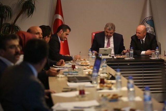 B&uuml;y&uuml;kşehir&rsquo;de Kocasinan Zirvesi 1