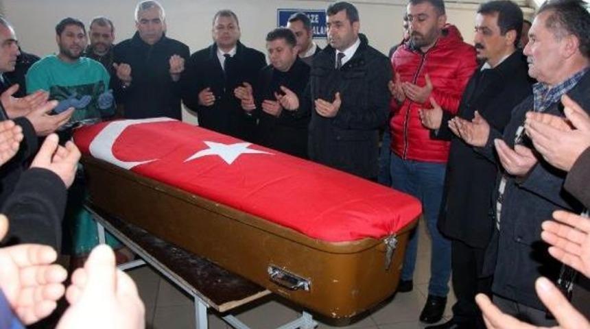 Maden Ocağında &Uuml;zerine Kaya Par&ccedil;ası D&uuml;şen Iş&ccedil;i &Ouml;ld&uuml; (2)