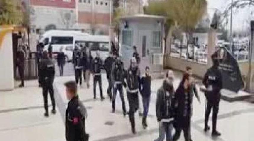 Fet&ouml;&rsquo;Ye Maddi Destek Sağlayan 8 Kişi Adliyede