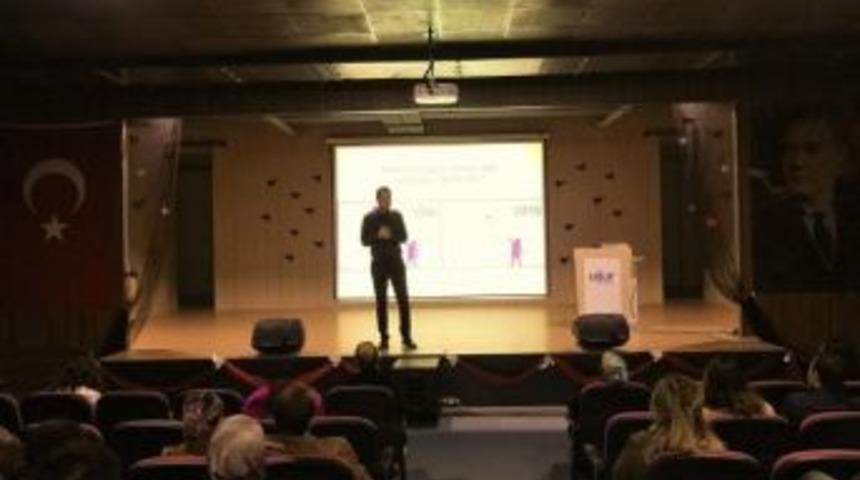 Uğur Okullarından &Ouml;ğrenci Ve Velilerle Teknoloji Semineri