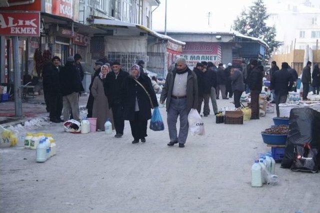 Soğuk Hava Köylü Pazarını Da Vurdu