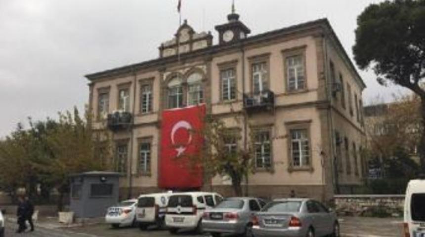 Bergama'da Fet&ouml; Operasyonu: 17 G&ouml;zaltı