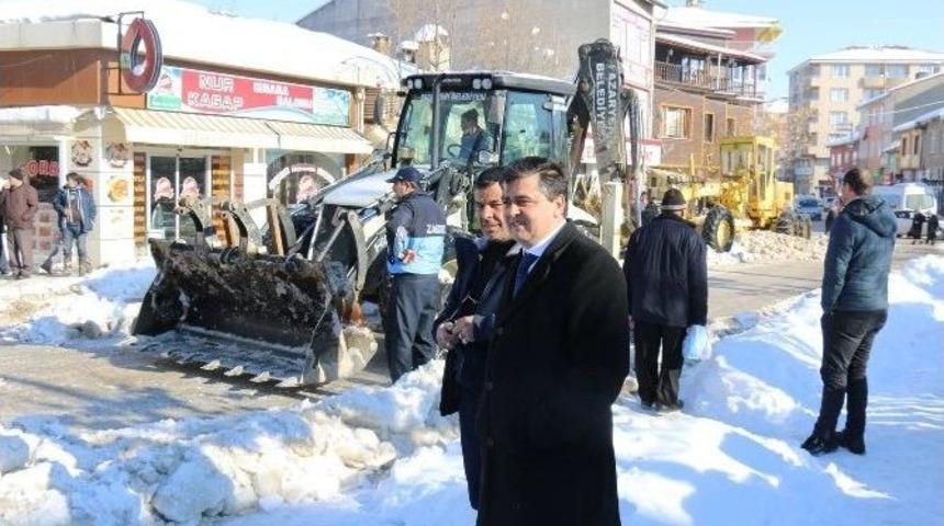 Pazaryeri Belediyesi&rsquo;nin Karla M&uuml;cadele &Ccedil;alışmaları