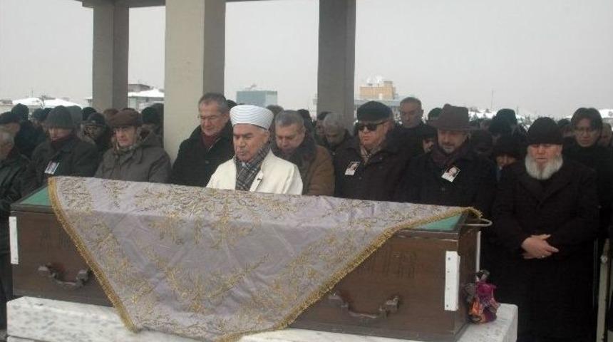 Prenses Emine Son Yolculuğuna Uğurlandı