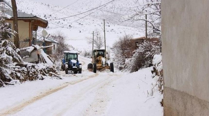 Tufanbeyli&rsquo;de Kapalı Yol Kalmadı