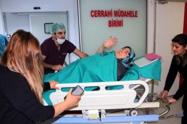 Sosyal Medya Fenomeni Ayşe Kurucu, Sırt Yağlarını Aldırdı