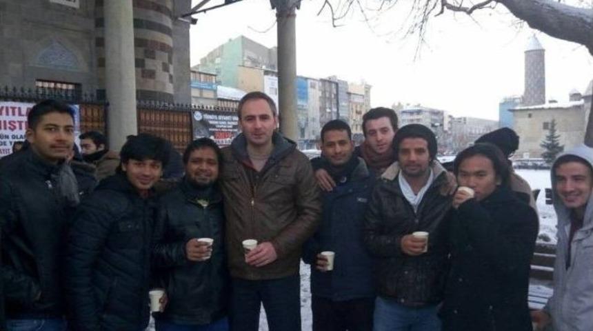 &Uuml;mmetin Gen&ccedil;leri Sabah Namazında Buluştu