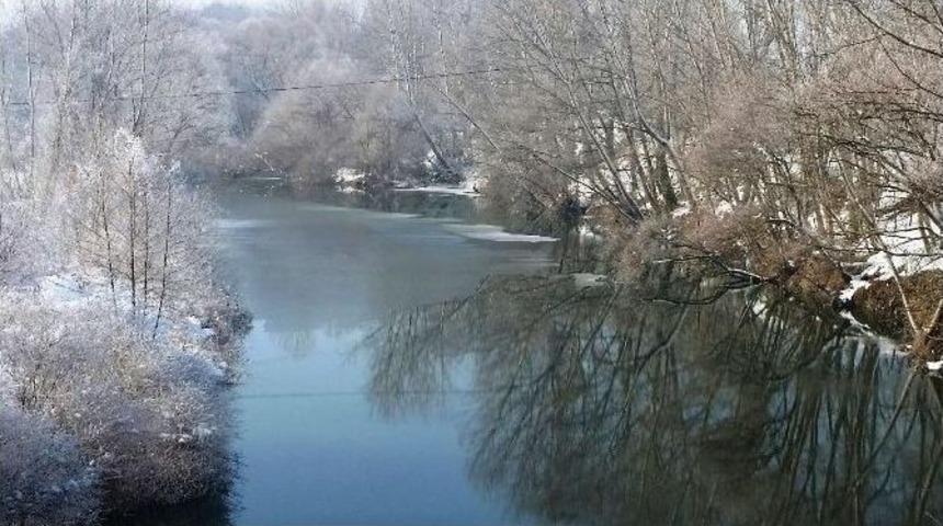 Soğuktan Kocabaş &Ccedil;ayı Buz Tuttu