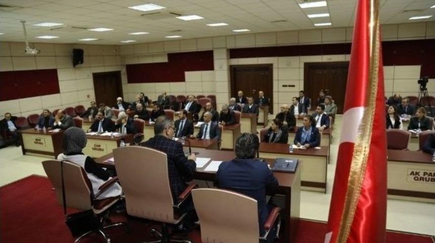 Y&uuml;reğir Belediye Meclisi Ter&ouml;r&uuml; Kınadı