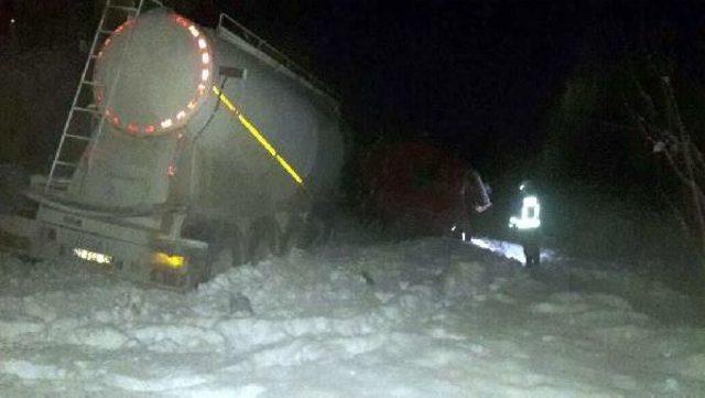 Seydikemer'de 2 Tır Çarpıştı: 1 Ölü, 1 Yaralı