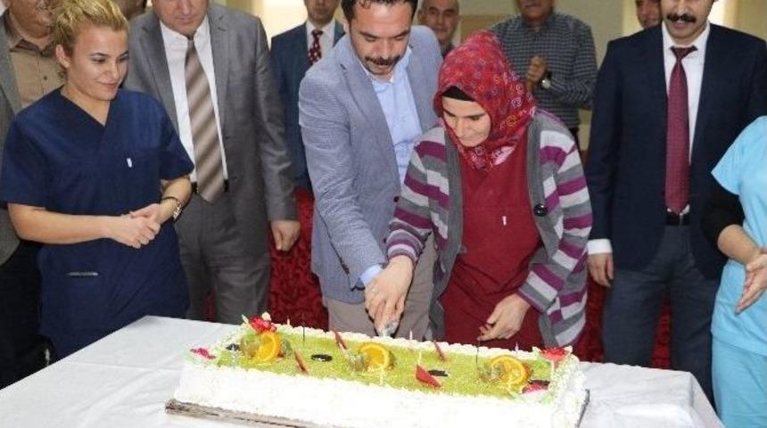 Devlet Hastanesi&rsquo;ndeki 1 Ocak Doğumlu 45 Personel İ&ccedil;in Doğum G&uuml;n&uuml; Partisi