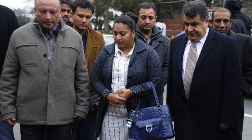 Ortak&ouml;y&rsquo;deki Silahlı Saldırıda Hayatını Kaybeden Hintlilerin Yakınları Olay Yerinde