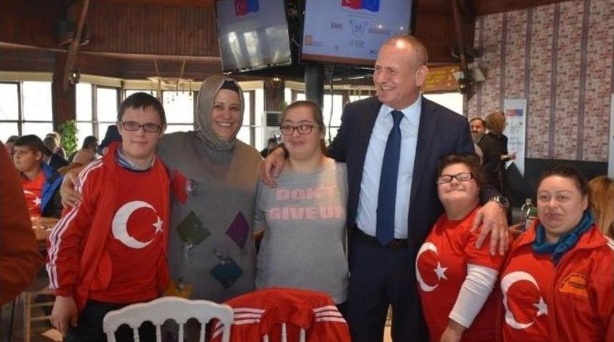 Engelsiz D&uuml;zce İ&ccedil;in &ldquo;kusursuz Kafe&rdquo;