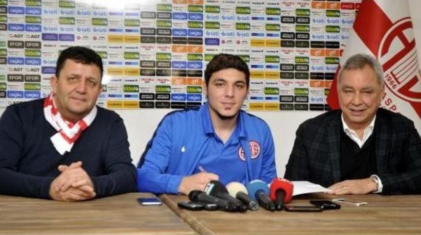 Salih Dursun, 1 Yıl Sonra Deniz Ateş Bitnel'den &Ouml;z&uuml;r Diledi