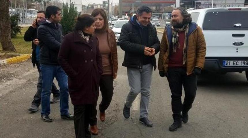 Hdp Diyarbakır Milletvekili Ziya Pir Adliye &Ouml;n&uuml;nde G&ouml;zaltına Alındı