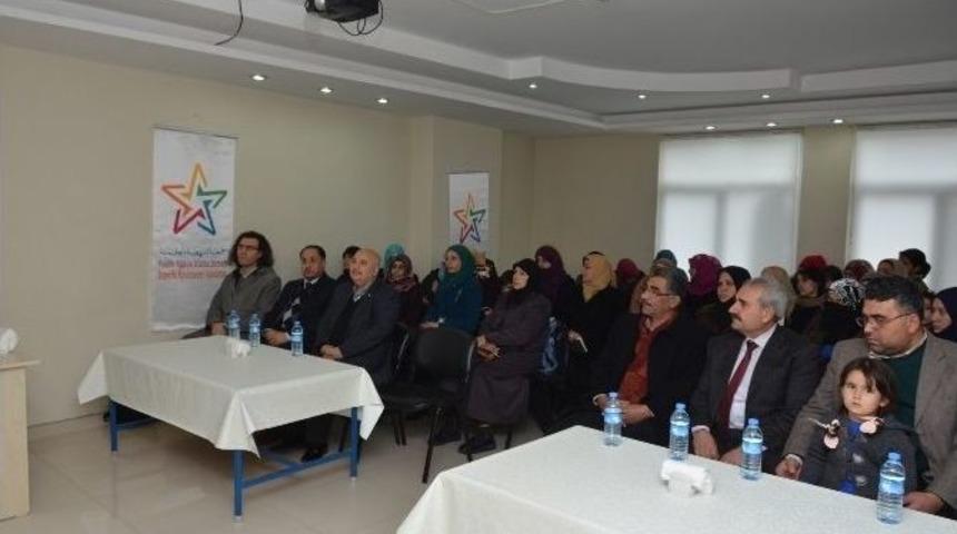 Rekt&ouml;r G&ouml;n&uuml;ll&uuml; Suriyelilerle Bir Araya Geldi