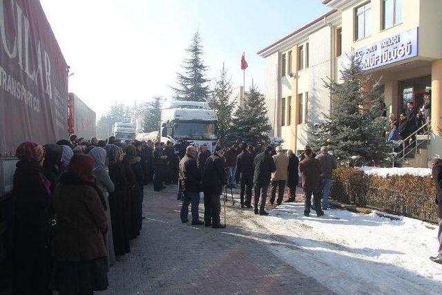 Bolu&rsquo;dan Halep&rsquo;e 7 Tır Yardım Malzemesi G&ouml;nderildi 1