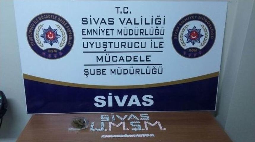 Sivas&rsquo;ta Uyuşturucu Madde Ticaretine 3 Tutuklama